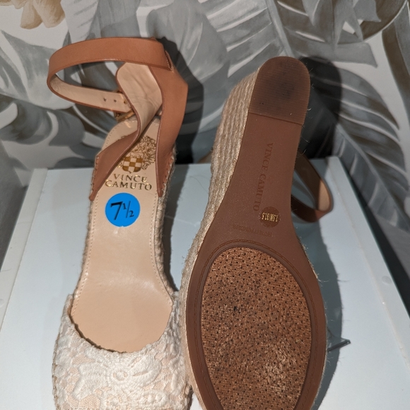 Vince Camuto wedge - Picture 4 of 4